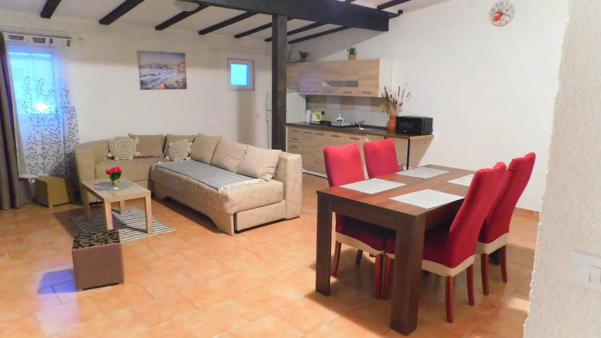 Apartman Slavica contacts